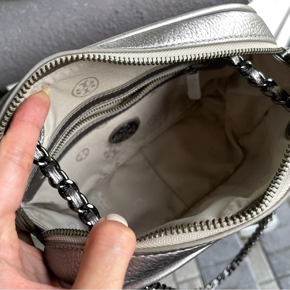 Silver Metallic Tory Burch Chainlink Leather Shoulder Bag - Picture 3 of 5